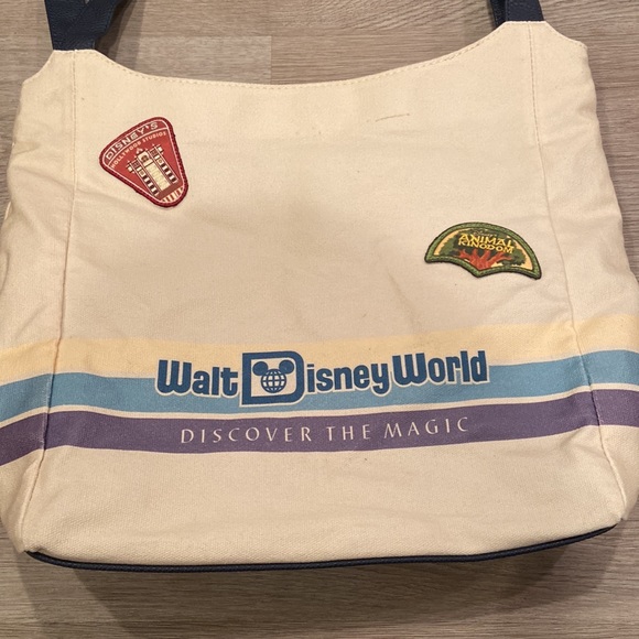 Walt Disney World Discover The Magic Printed Canvas Tote Bag - Picture 3 of 6